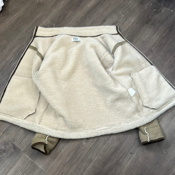 Jacket for sell, good for winter, in good condition, sz M. - Picture 1 of 3